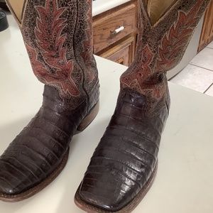 Cigar Caiman Tail wide square Toe Exotic Western boots.
